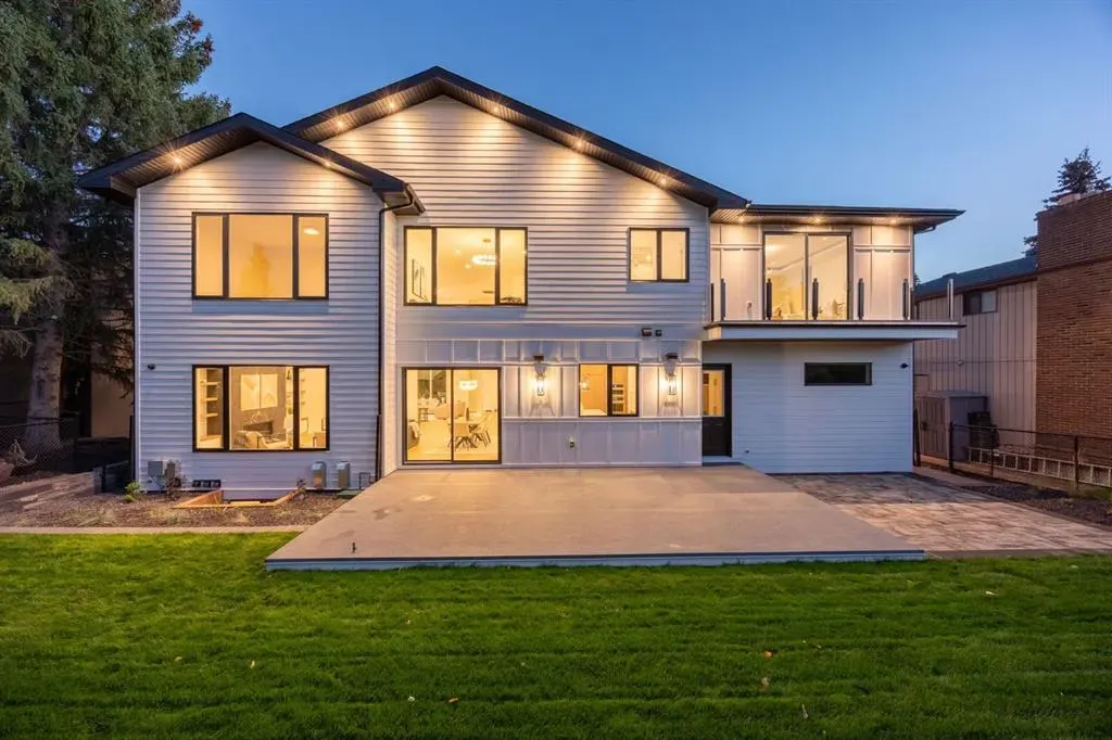 620 Varsity Estates Crescent NW