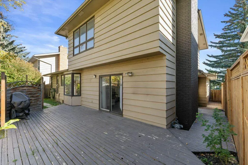 47 Woodmont Way SW