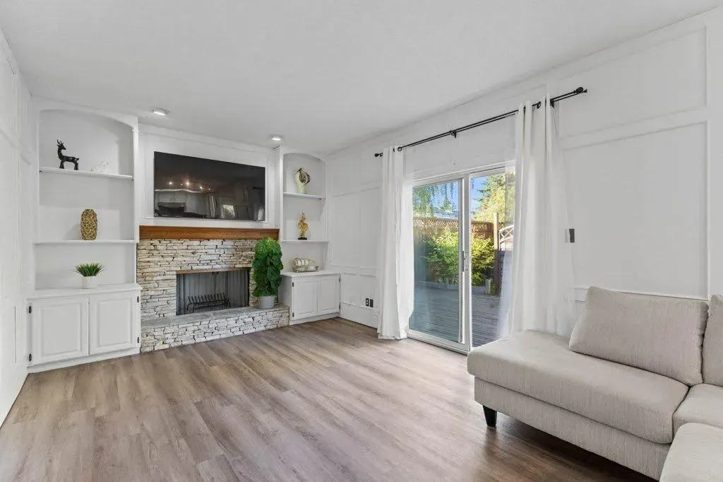 47 Woodmont Way SW