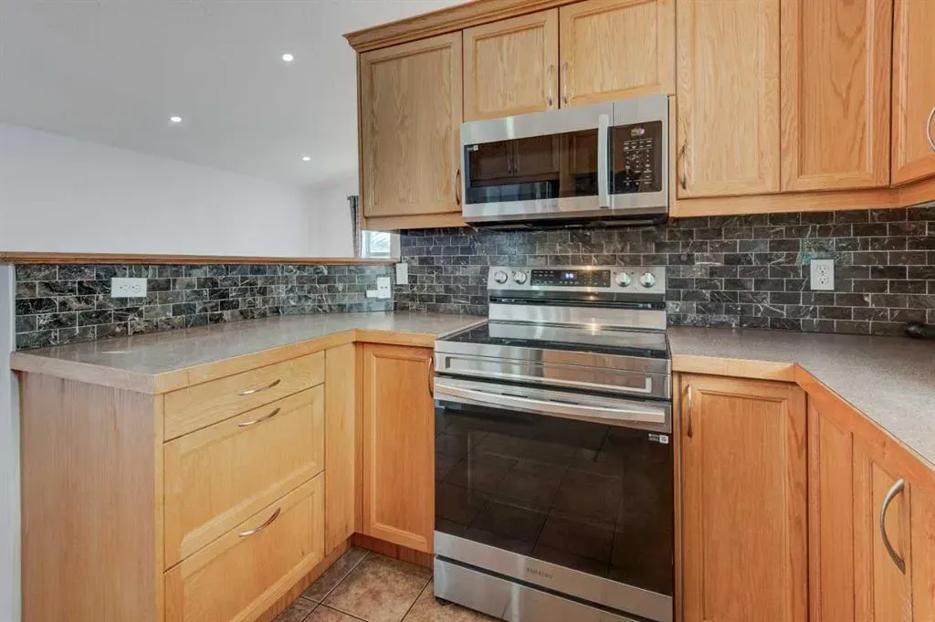 35 Coventry Road NE