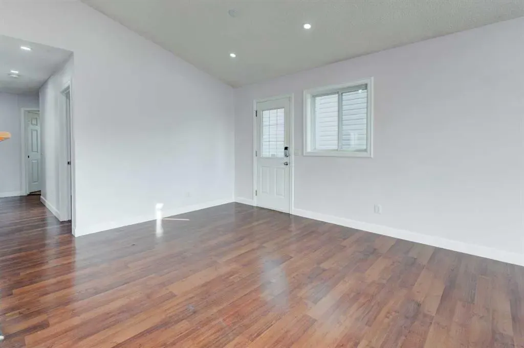 35 Coventry Road NE