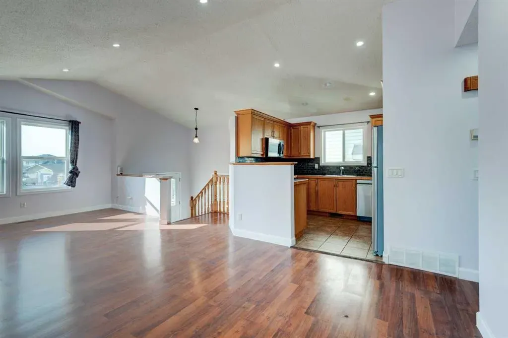 35 Coventry Road NE