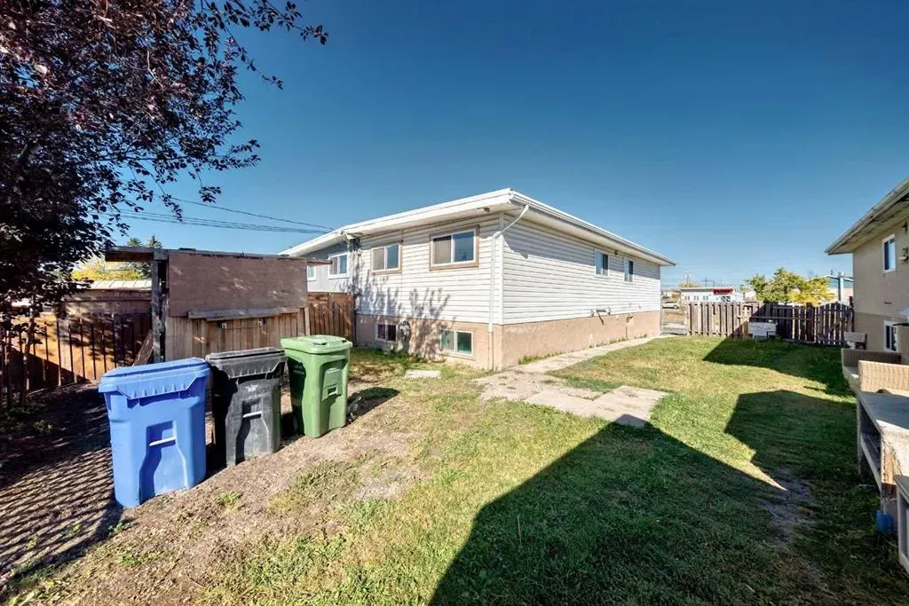 6103 Penbrooke Drive SE
