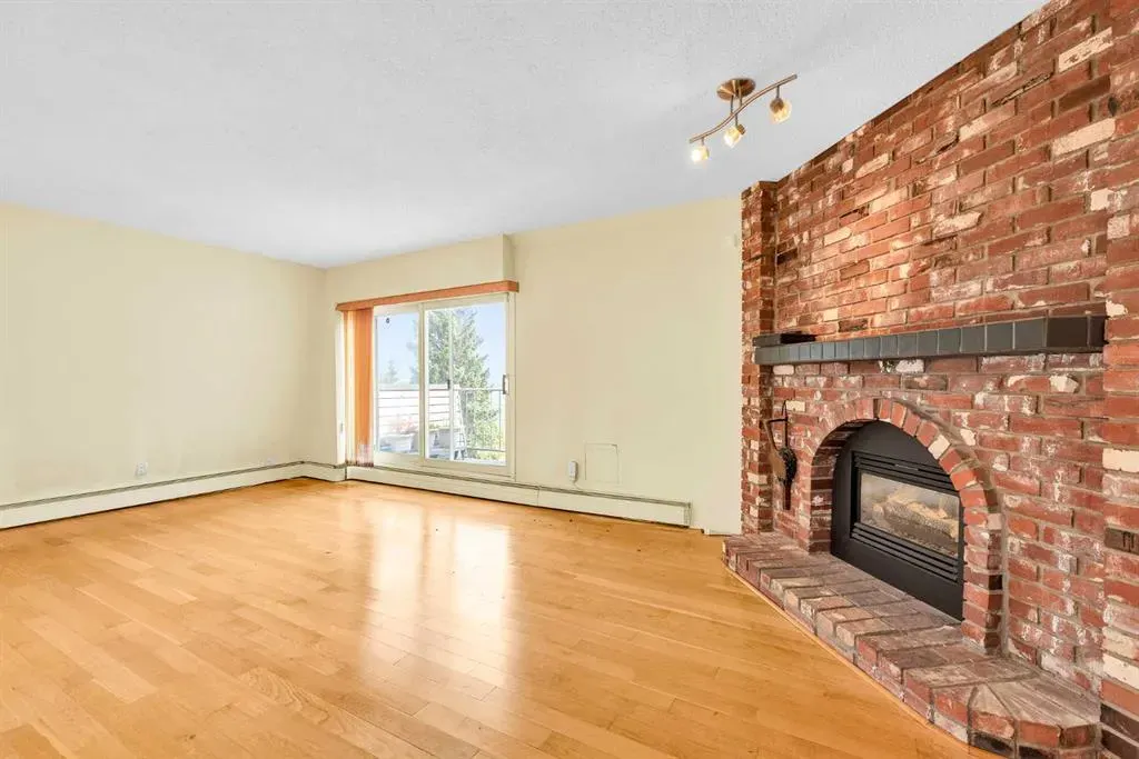 508 Cedar Crescent SW, #301