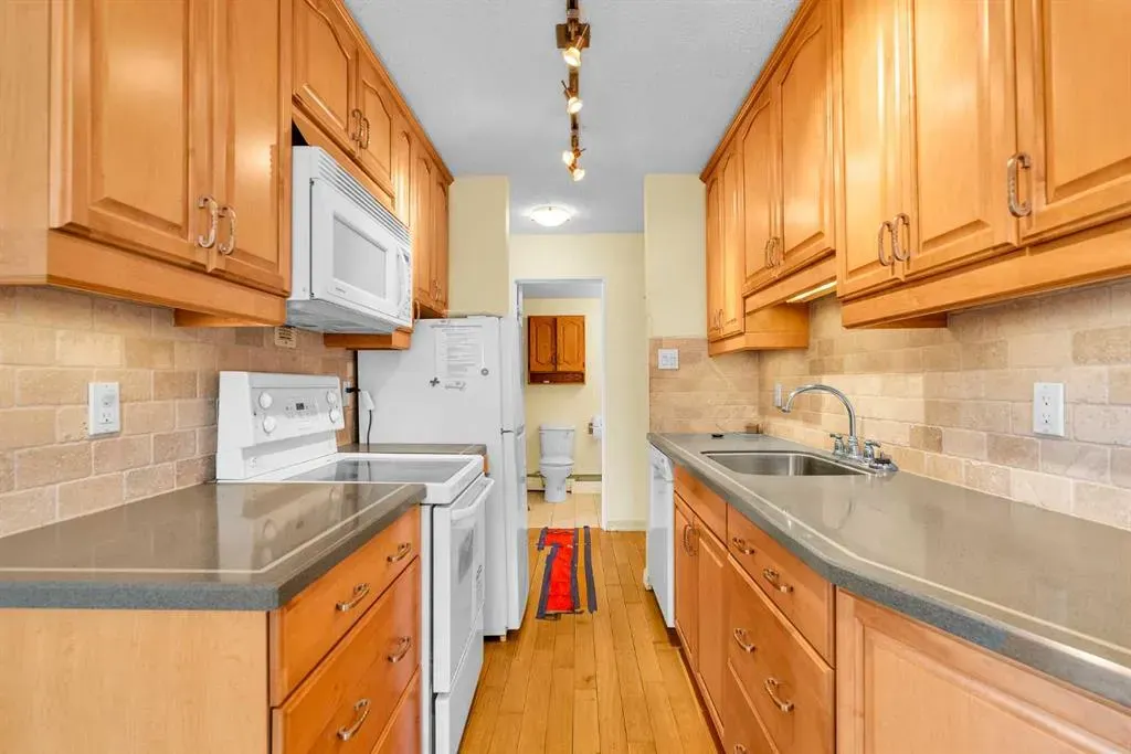 508 Cedar Crescent SW, #301