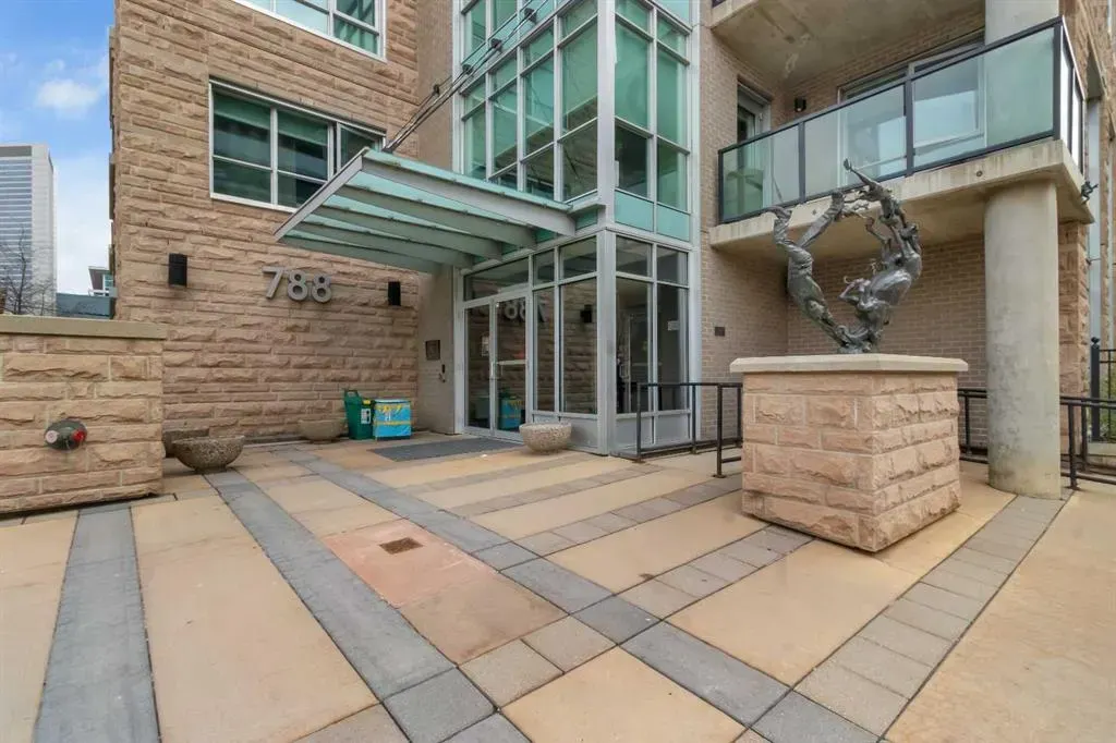 788 12 Avenue SW, #102