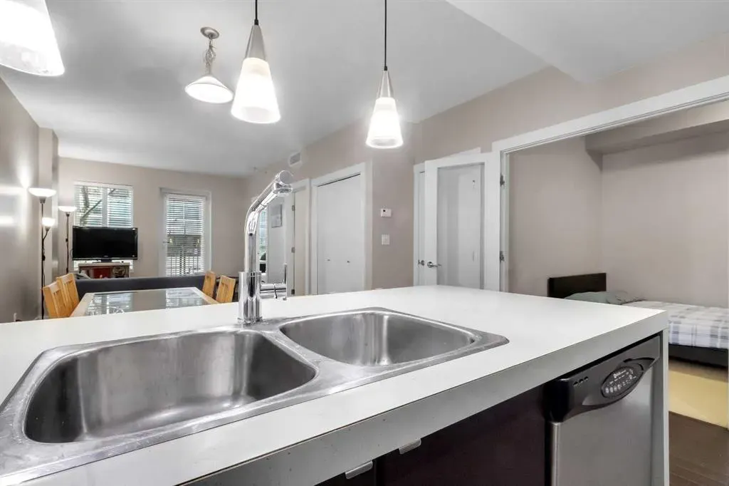 788 12 Avenue SW, #102