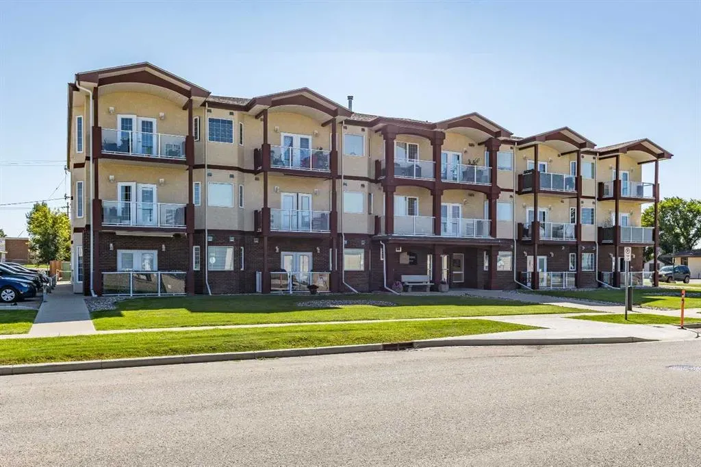 105 Main Street S, #209