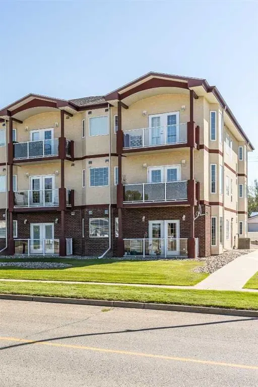 105 Main Street S, #209