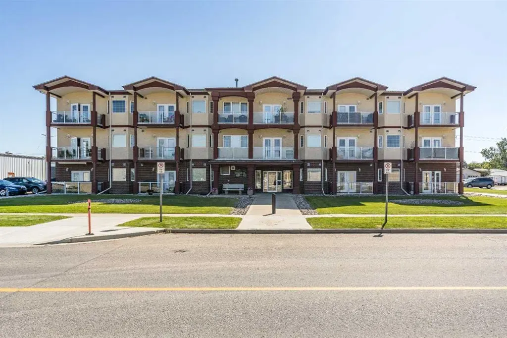 105 Main Street S, #209