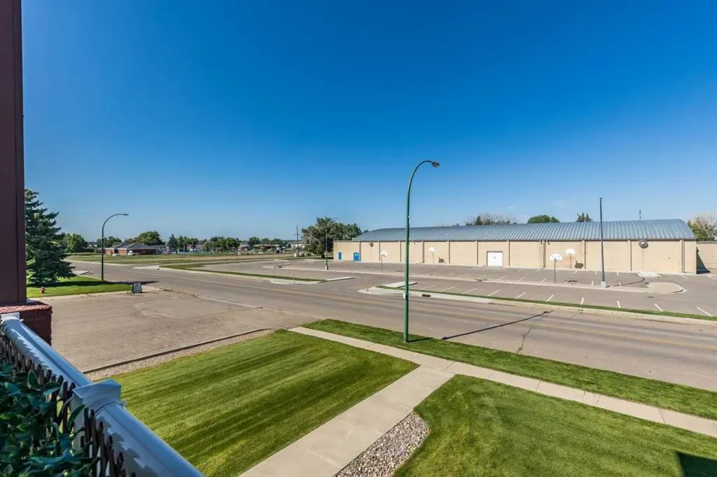 105 Main Street S, #209