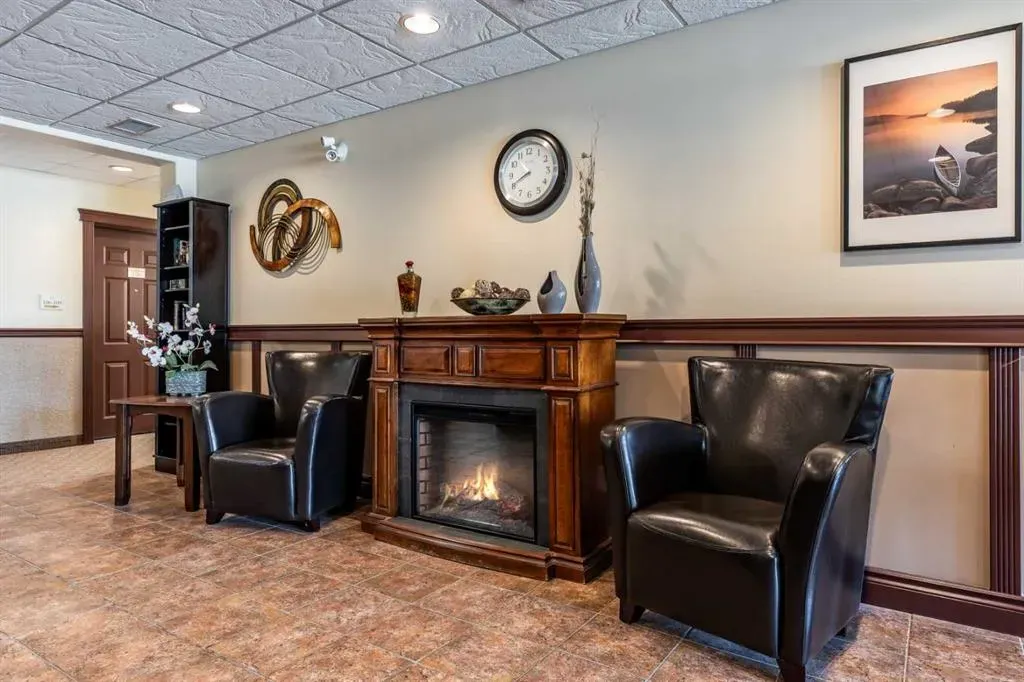 105 Main Street S, #209