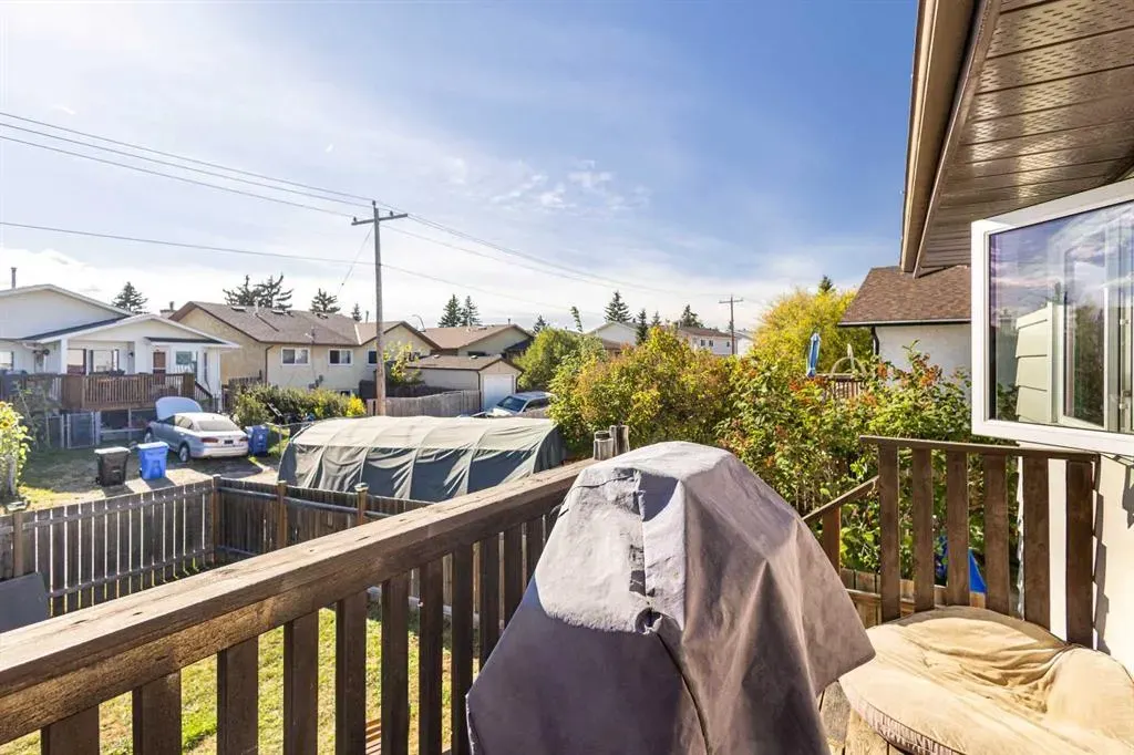 49 Castlebrook Way NE