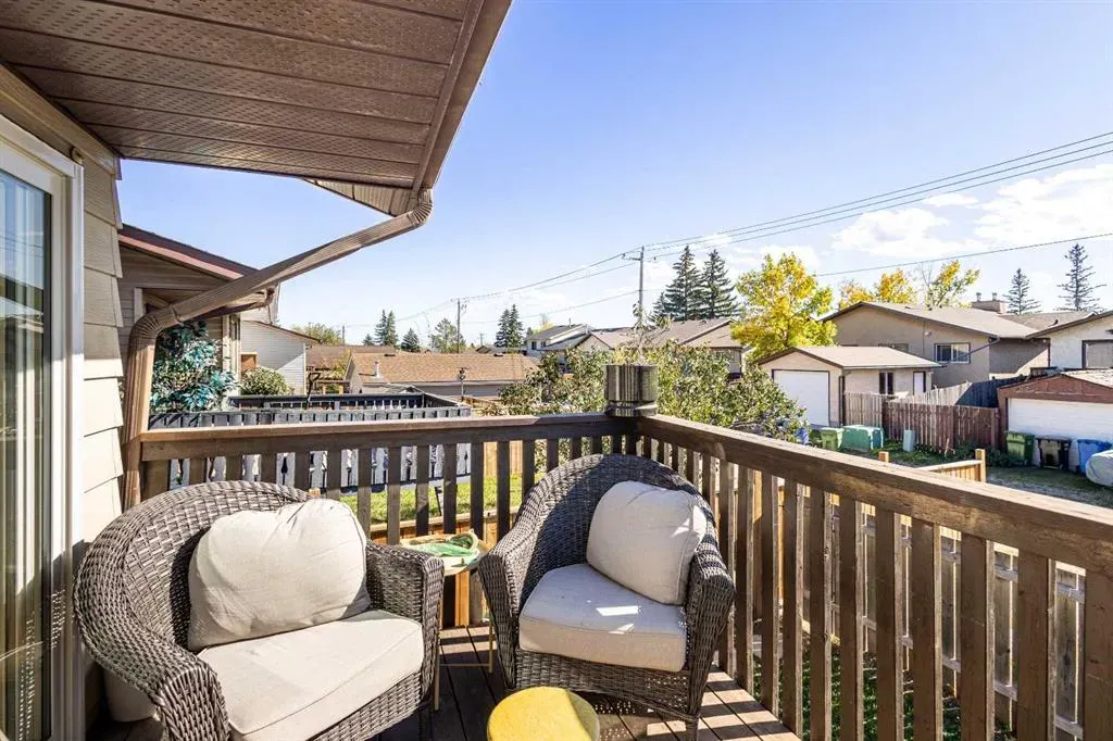 49 Castlebrook Way NE