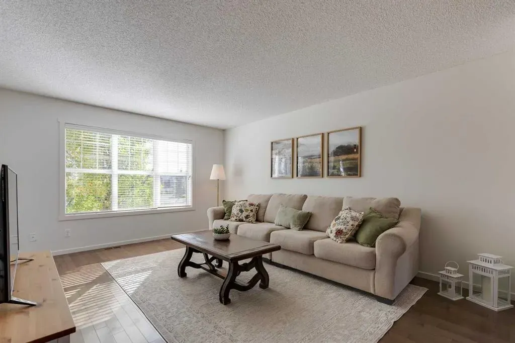44 Evansborough Common NW
