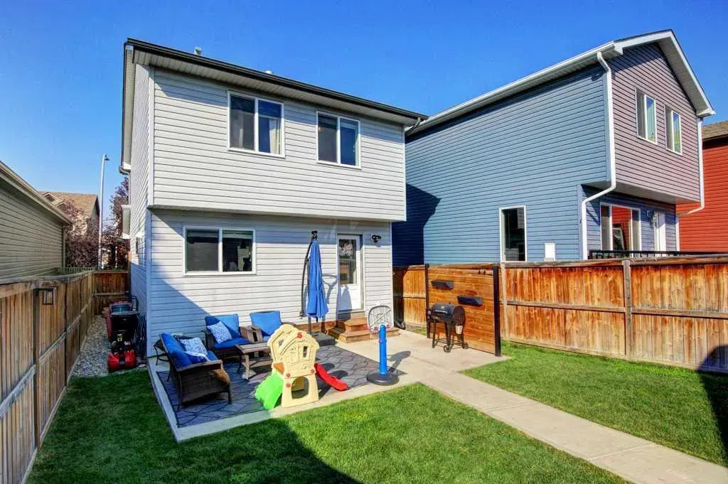 71 Autumn View SE