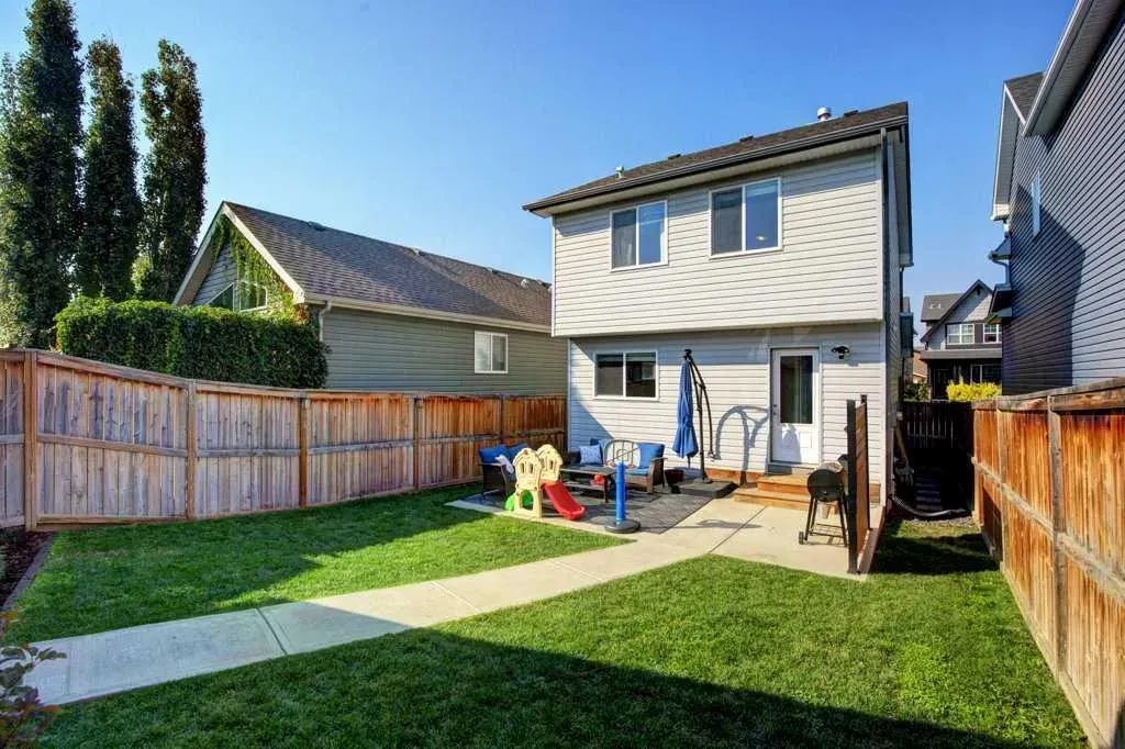 71 Autumn View SE