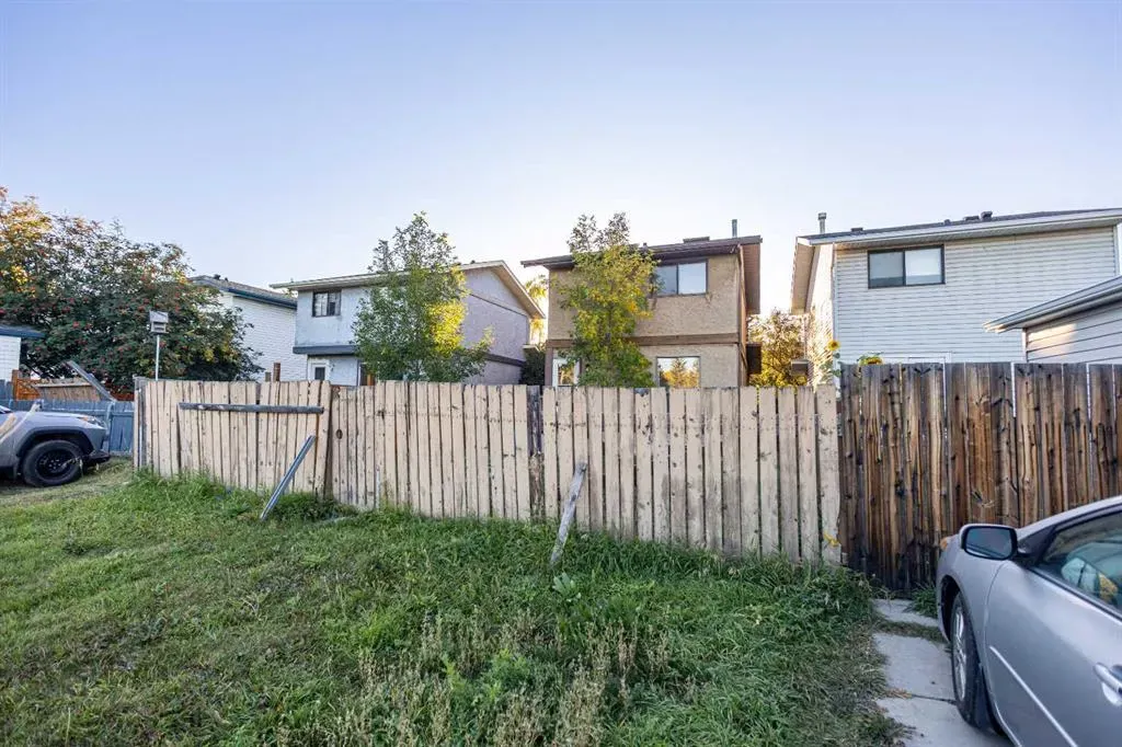 116 Shawmeadows Crescent SW
