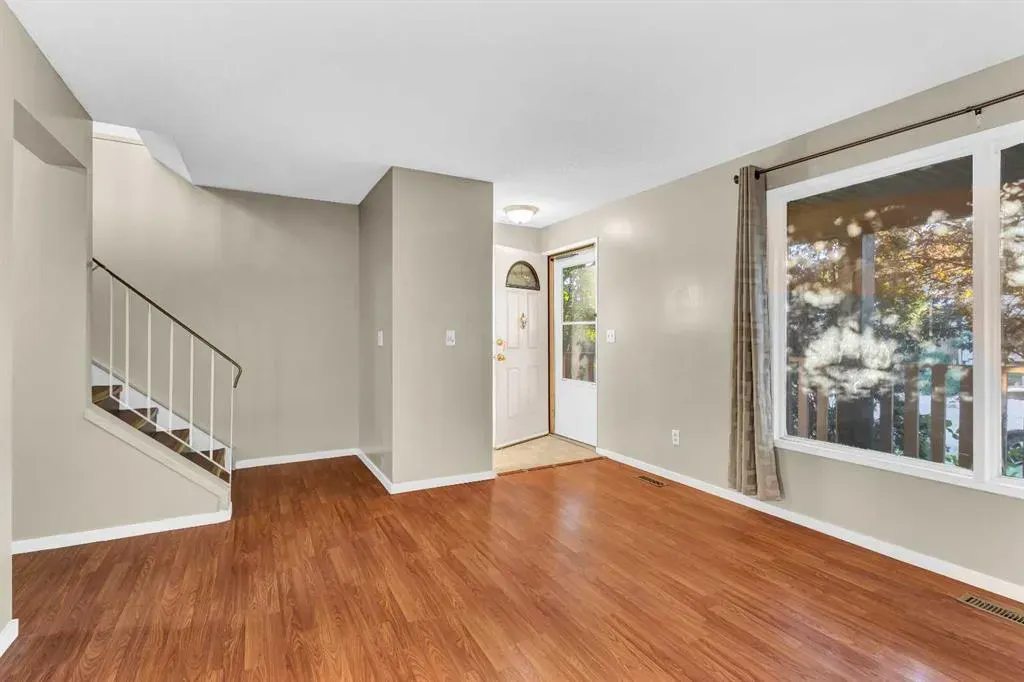 116 Shawmeadows Crescent SW