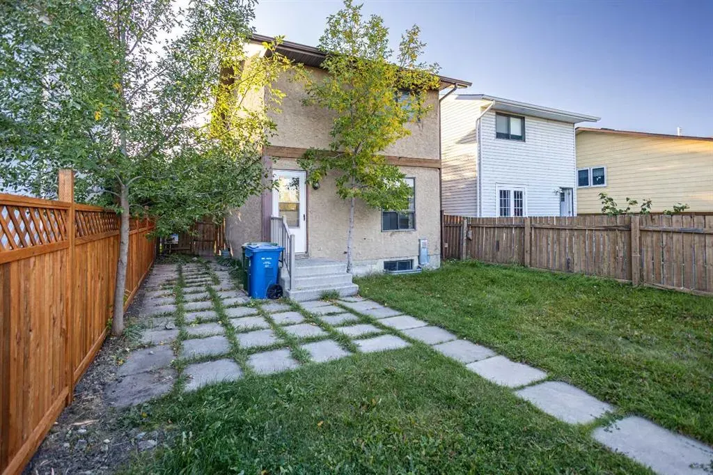116 Shawmeadows Crescent SW