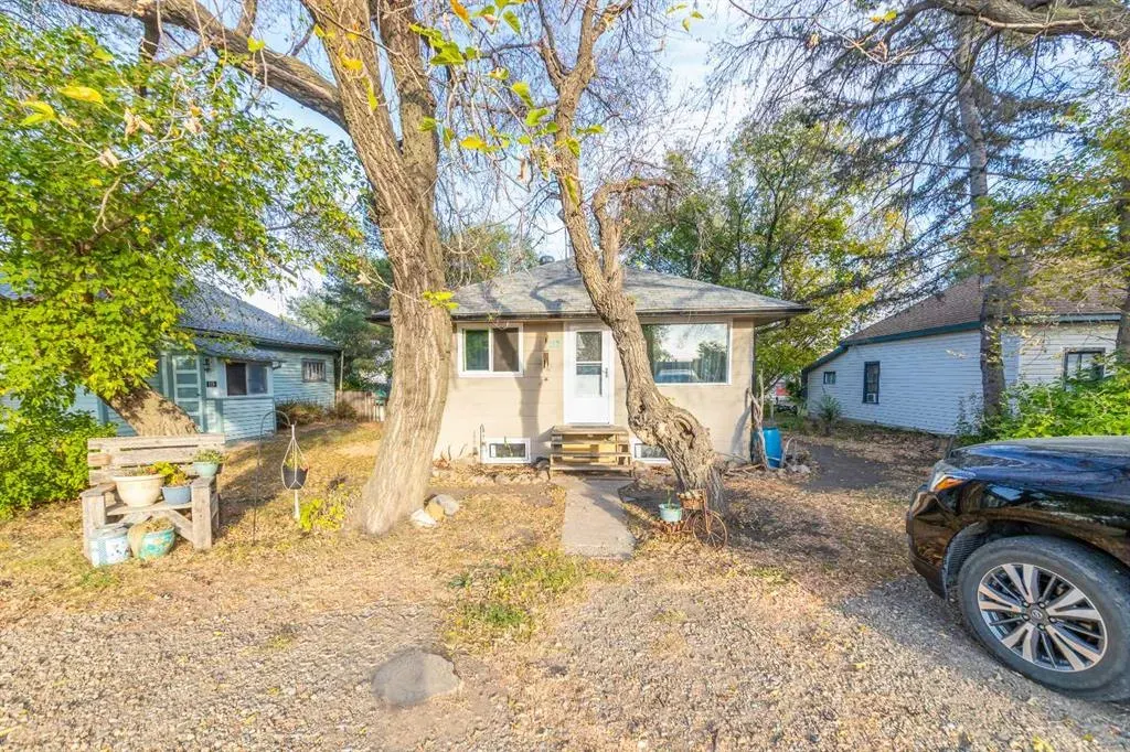 117 2 Street W