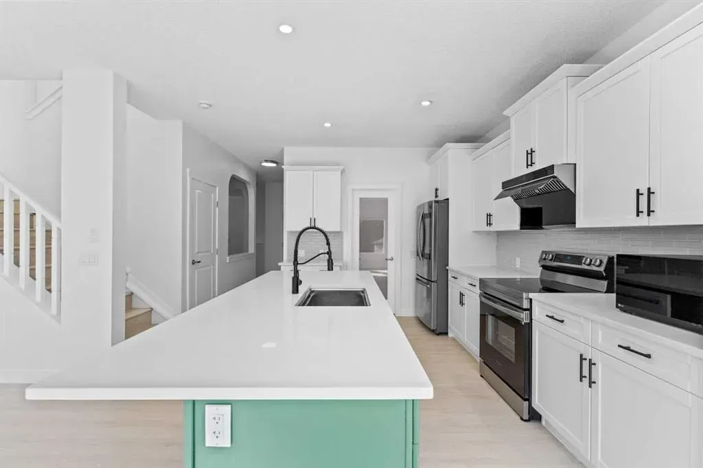 363 Evanspark Gardens NW
