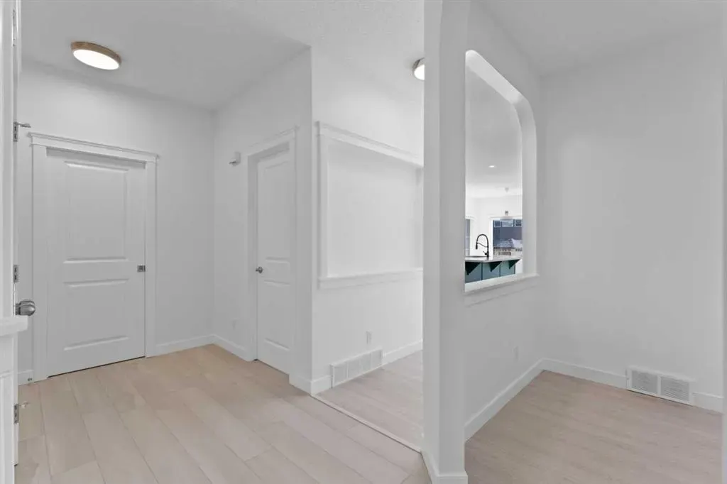 363 Evanspark Gardens NW