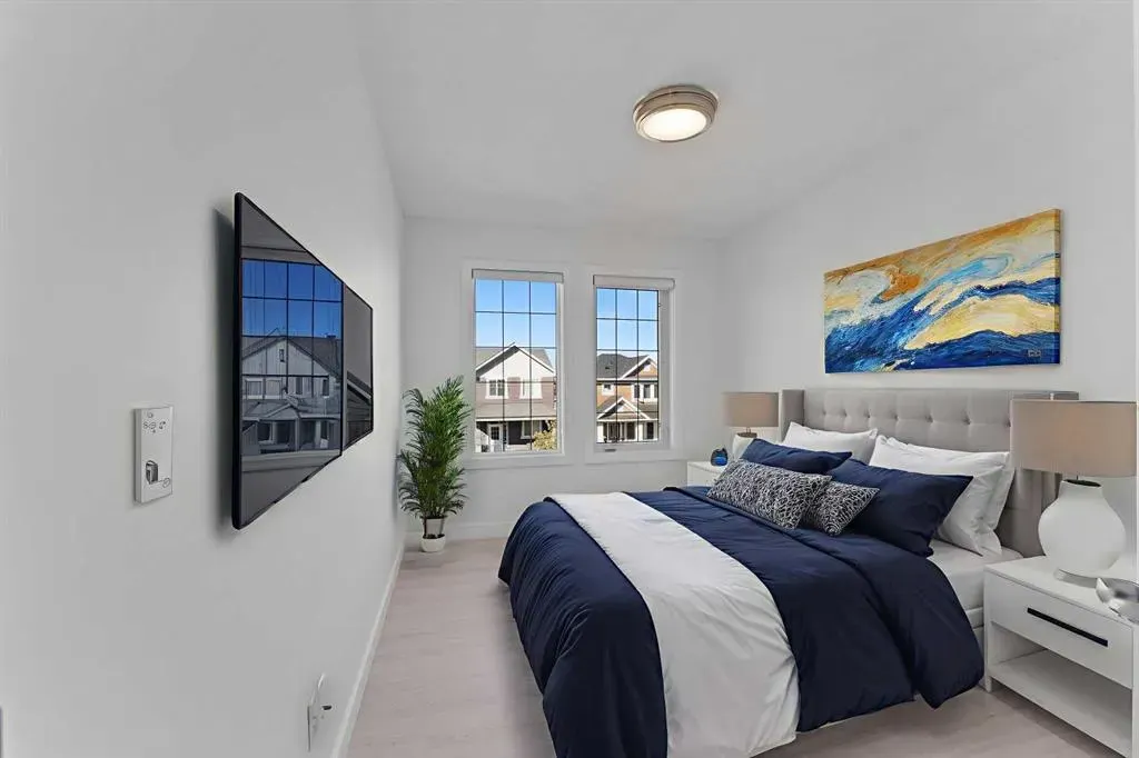 363 Evanspark Gardens NW