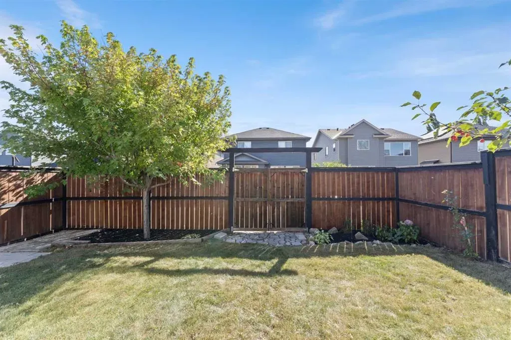 363 Evanspark Gardens NW