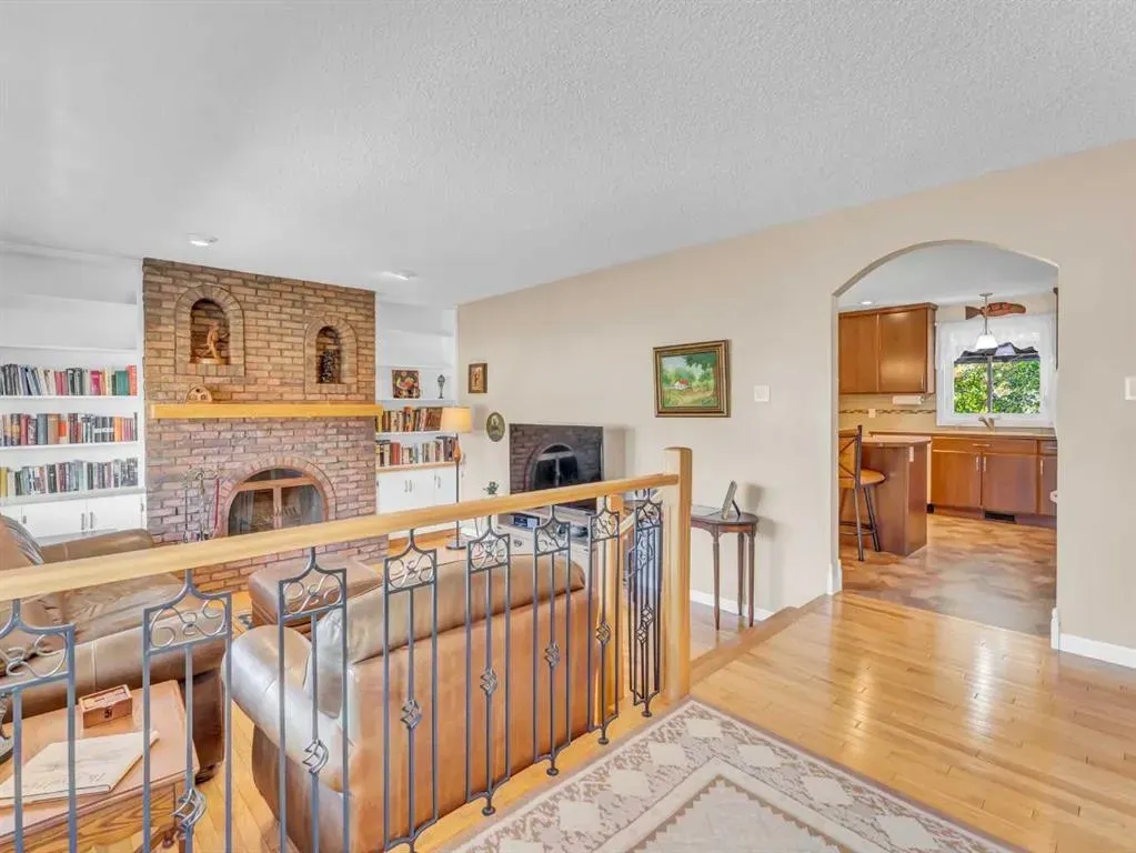 25 East Glen Crescent SE