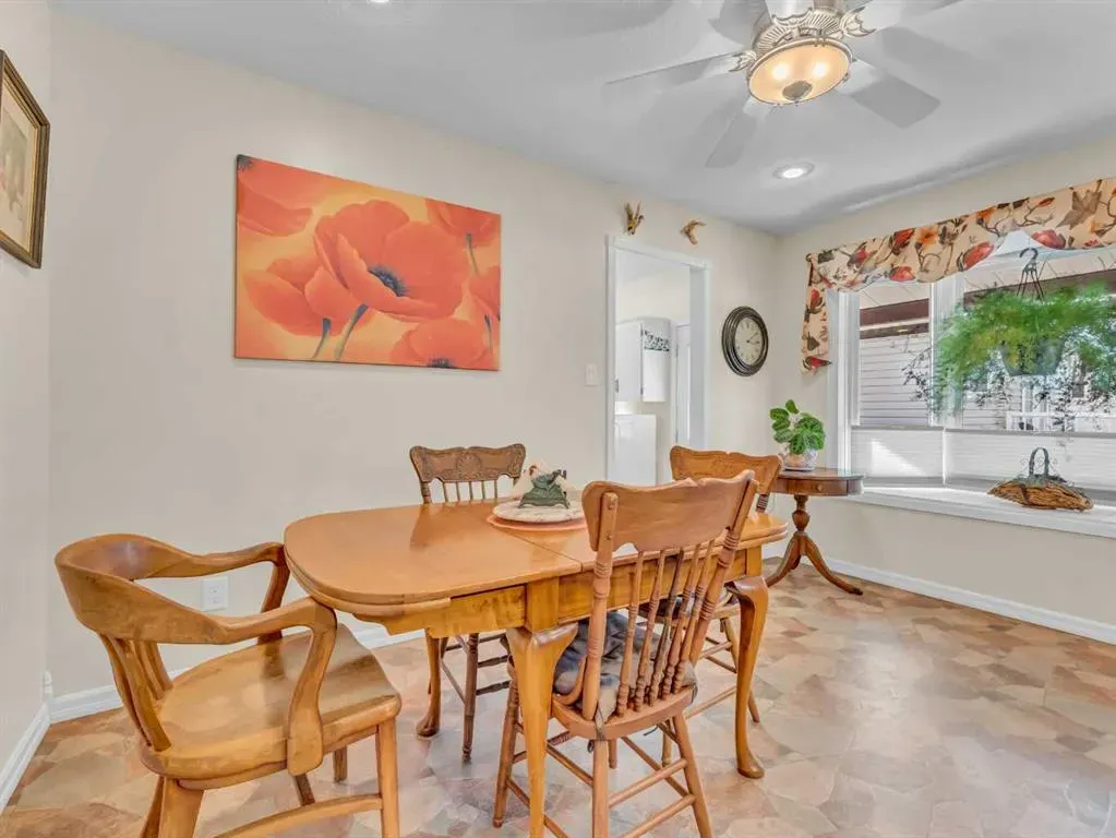 25 East Glen Crescent SE