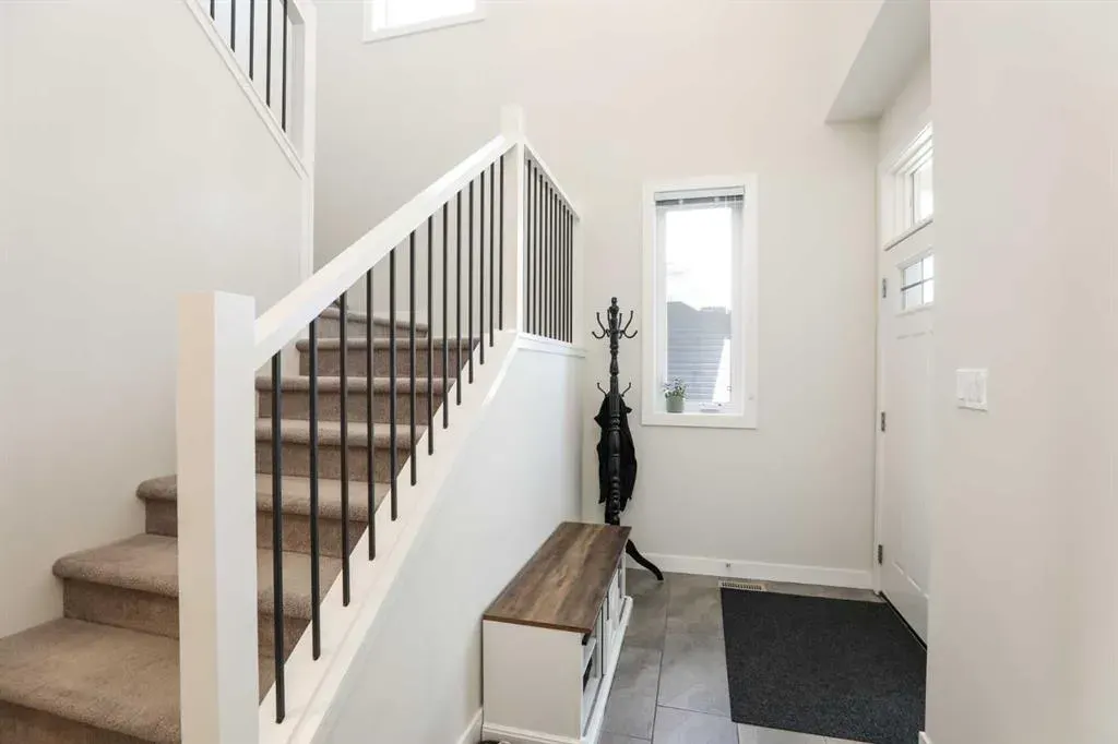 100 Riverhurst Cove W