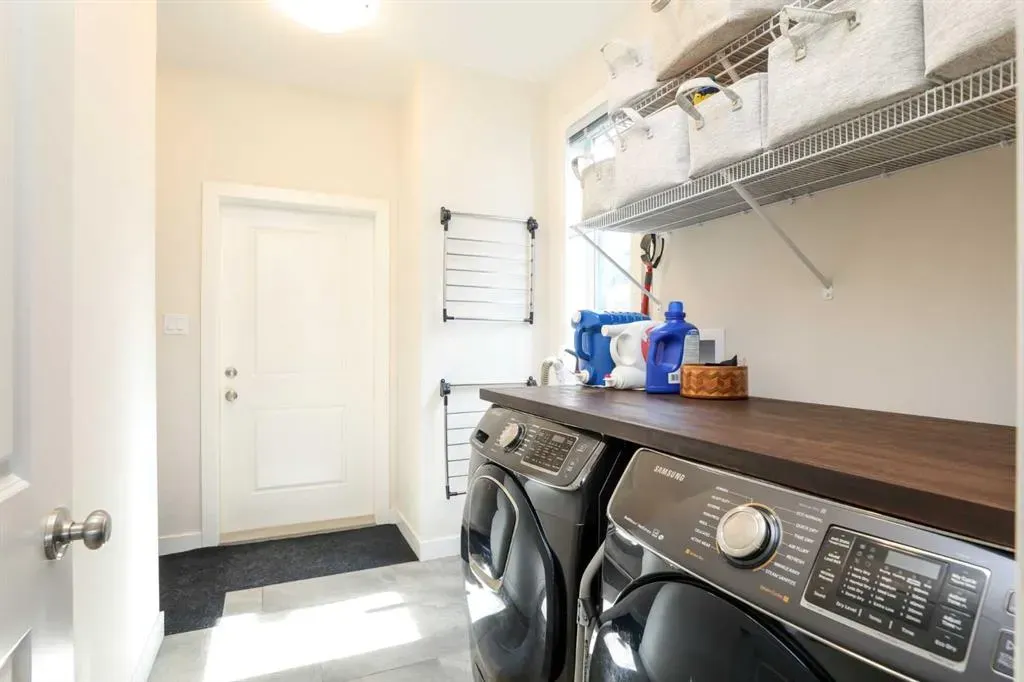 100 Riverhurst Cove W