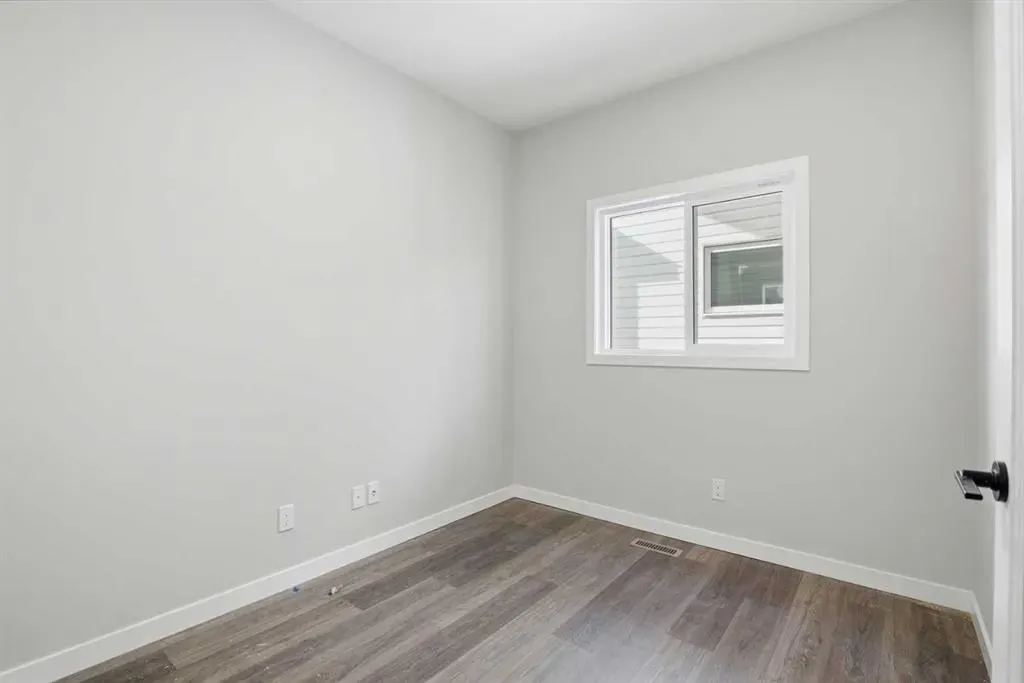 119 Chinook Winds Manor SW