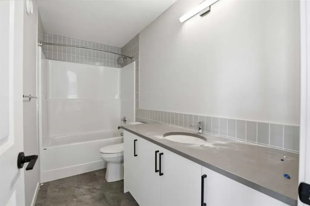 119 Chinook Winds Manor SW