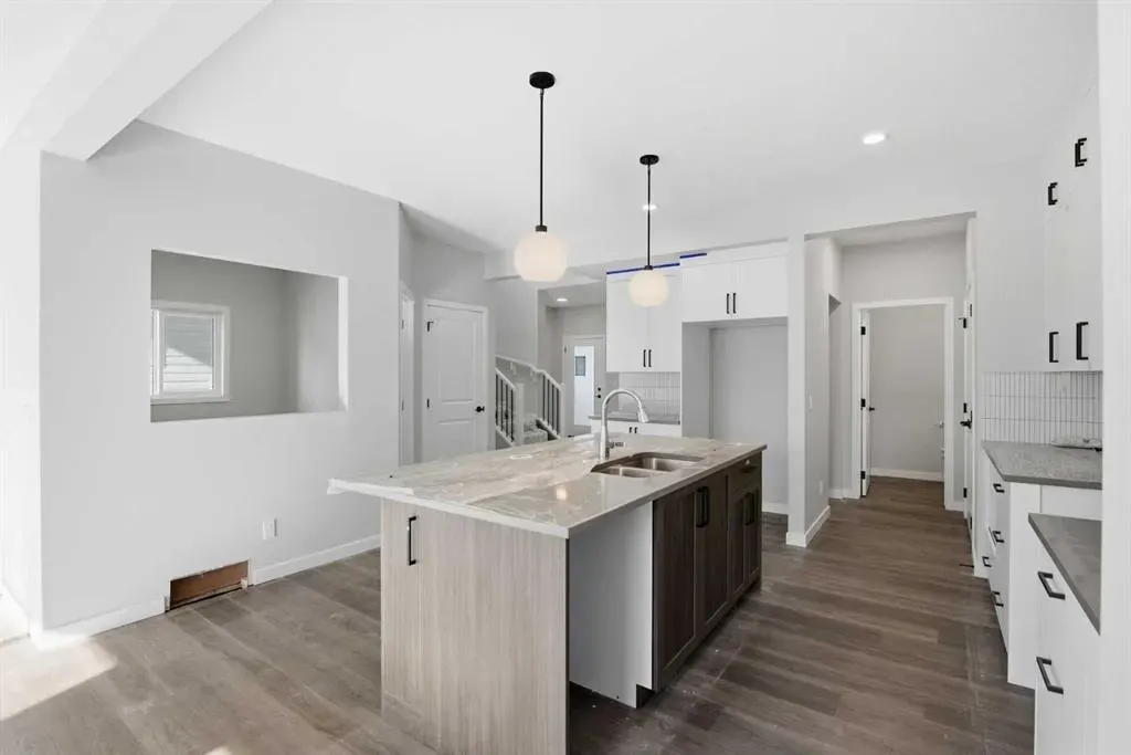 119 Chinook Winds Manor SW