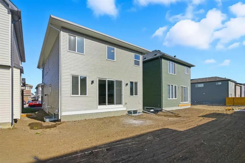 119 Chinook Winds Manor SW