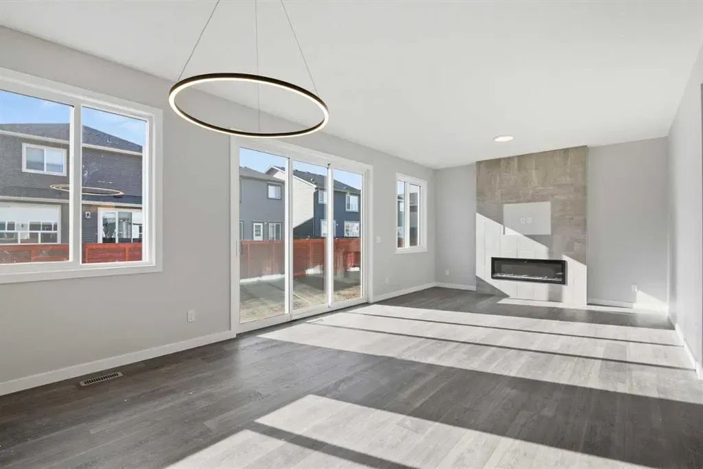 119 Chinook Winds Manor SW