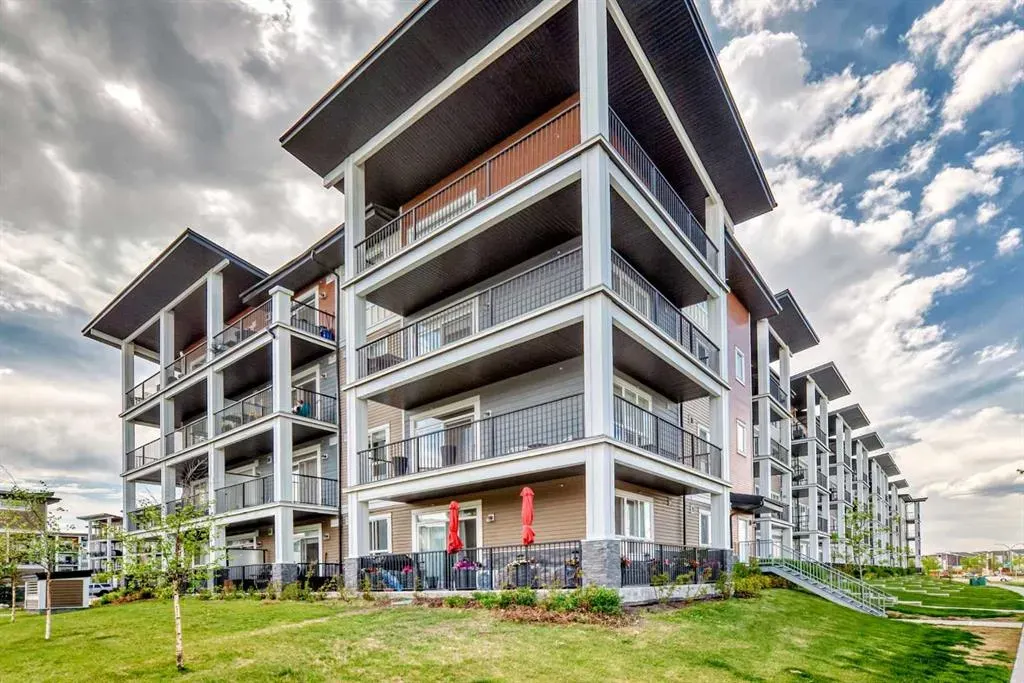 10 Walgrove SE, #109