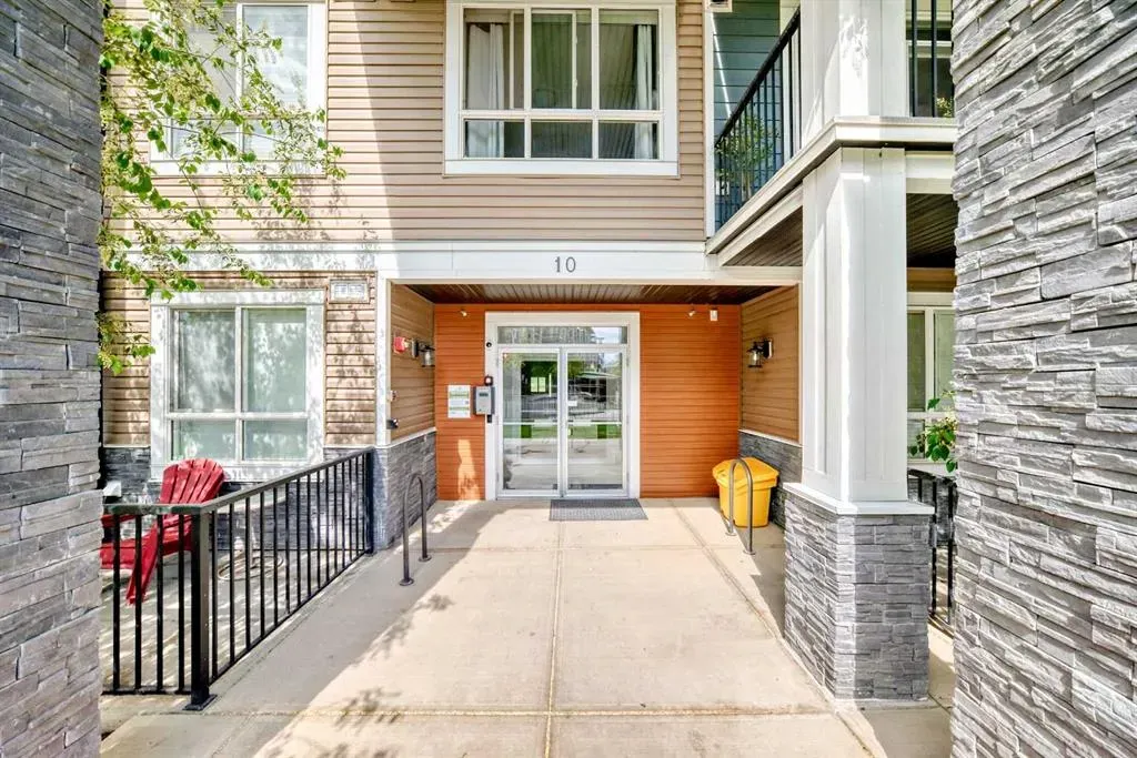 10 Walgrove SE, #109