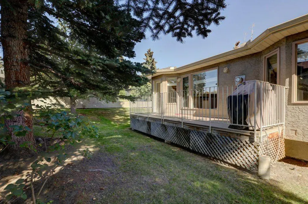 204 Silver Creek Mews NW