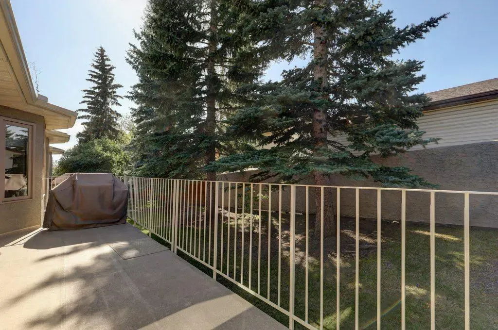 204 Silver Creek Mews NW