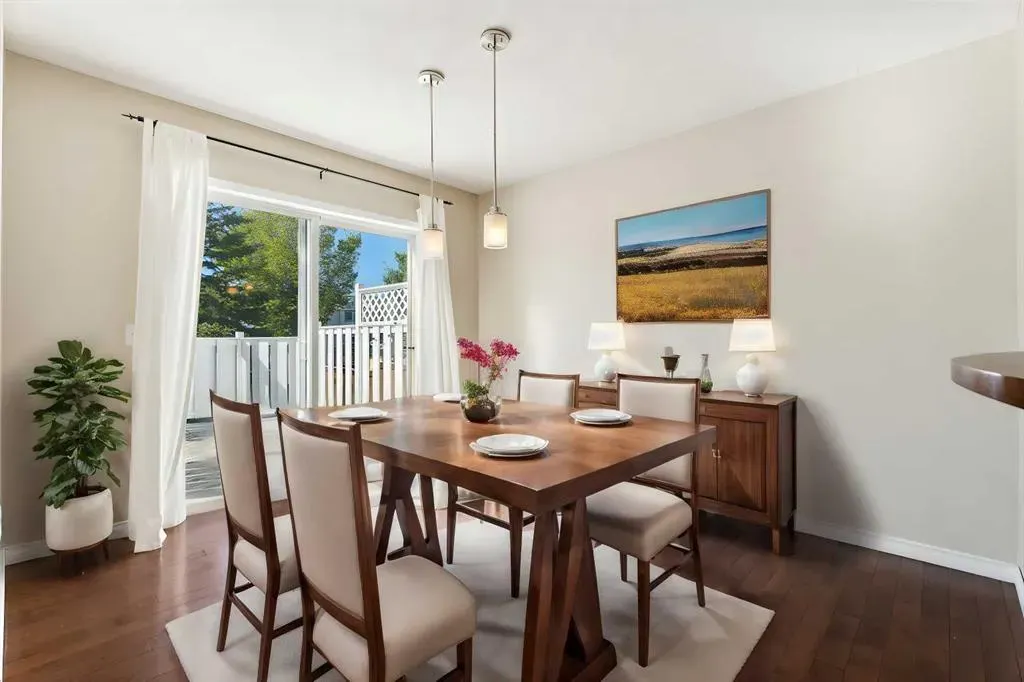 73 Rocky Ridge Heath NW