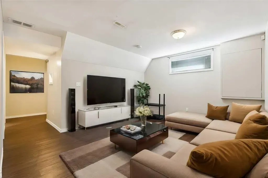 73 Rocky Ridge Heath NW