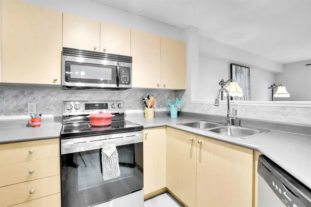 304 Mackenzie Way SW, #6211