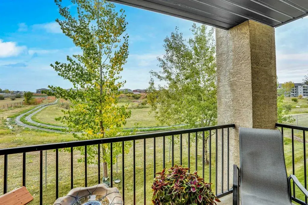 304 Mackenzie Way SW, #6211