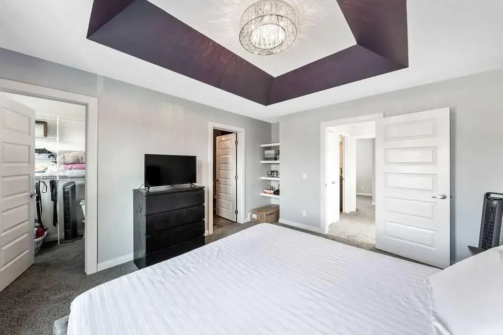 6 Redstone Mews NE