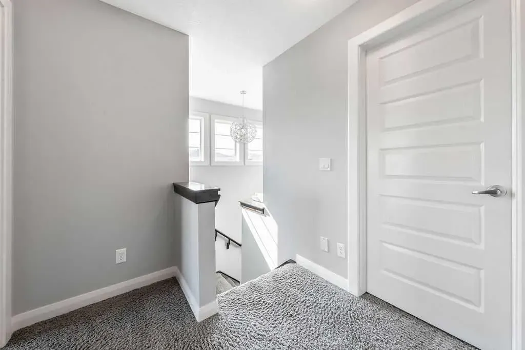 6 Redstone Mews NE