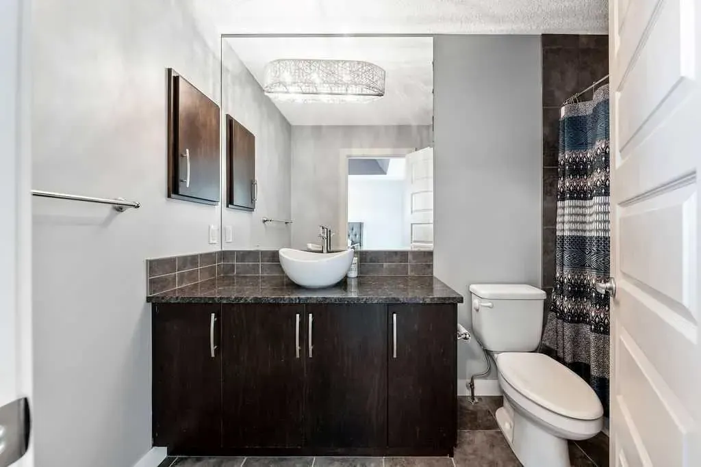 6 Redstone Mews NE