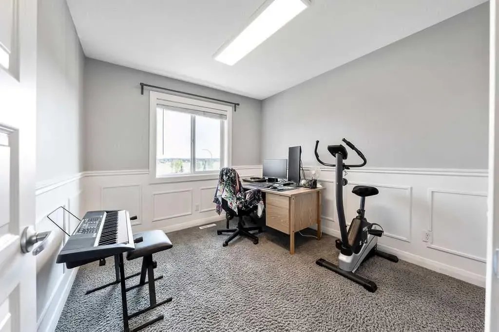 6 Redstone Mews NE